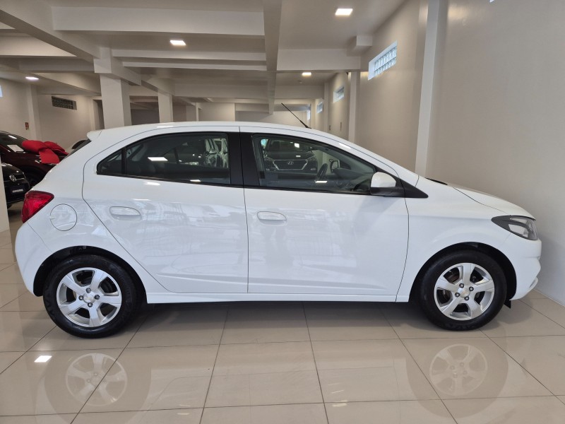 ONIX 1.4 MPFI LT 8V FLEX 4P MANUAL - 2019 - BENTO GONçALVES