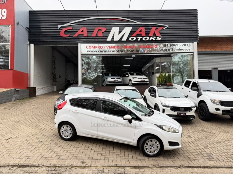 fiesta 1.5 s hatch 16v flex 4p manual 2014 dois irmaos