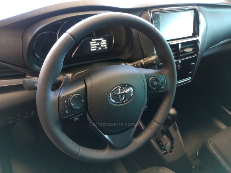 YARIS 1.5 XS 16V FLEX 4P AUTOMÁTICO - 2025 - CAXIAS DO SUL