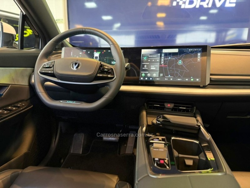 UNI-T 1.5 INFINITY 16V 4P FLEX AUTOMÁTICO - 2027 - SãO LEOPOLDO