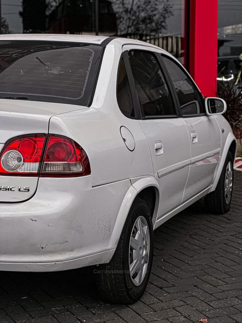 CLASSIC 1.0 MPFI LS 8V GASOLINA 4P MANUAL - 2014 - CANELA