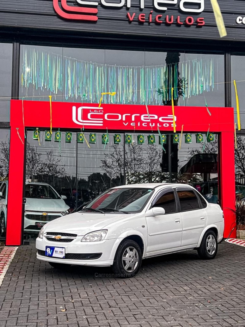 CLASSIC 1.0 MPFI LS 8V GASOLINA 4P MANUAL - 2014 - CANELA