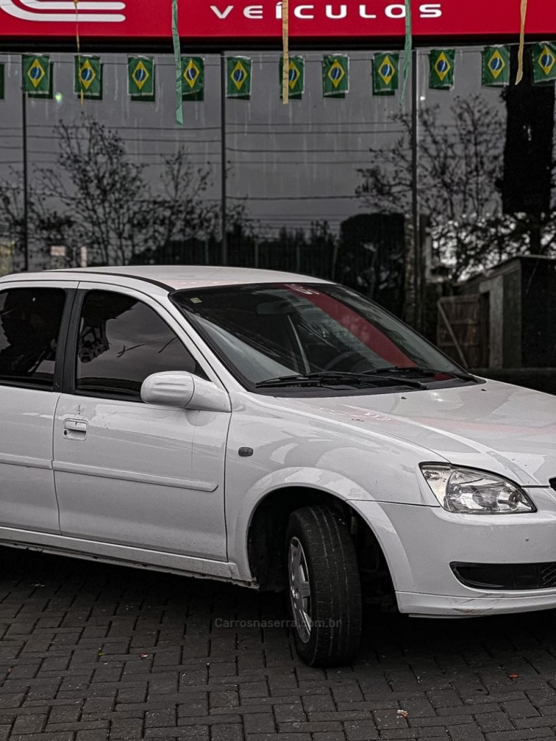 CLASSIC 1.0 MPFI LS 8V GASOLINA 4P MANUAL - 2014 - CANELA