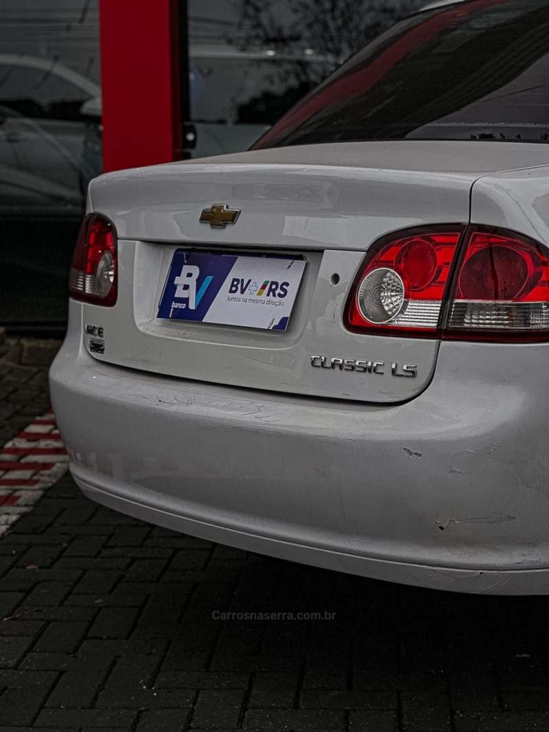CLASSIC 1.0 MPFI LS 8V GASOLINA 4P MANUAL - 2014 - CANELA