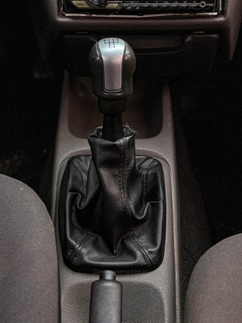 CLASSIC 1.0 MPFI LS 8V GASOLINA 4P MANUAL - 2014 - CANELA