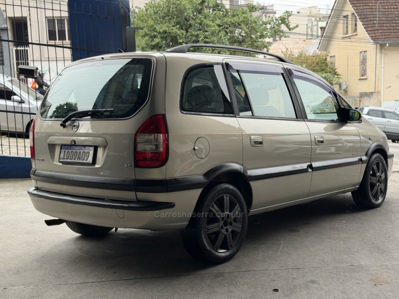 ZAFIRA 2.0 MPFI ELEGANCE 8V FLEX 4P MANUAL - 2005 - CAXIAS DO SUL