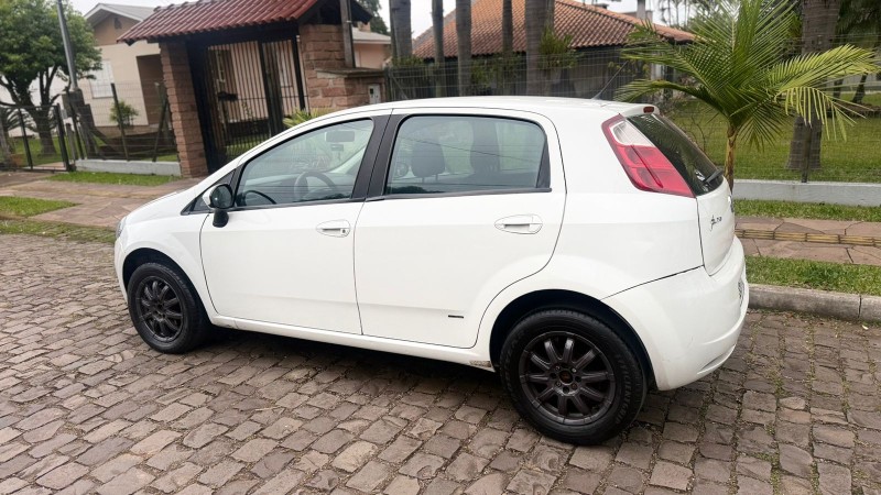 PUNTO 1.4 ATTRACTIVE 8V FLEX 4P MANUAL - 2011 - FELIZ