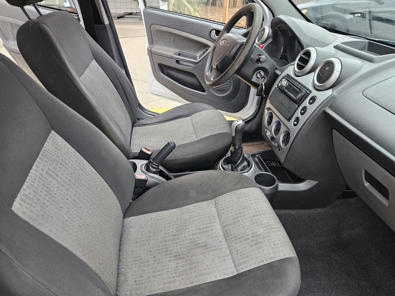 FIESTA 1.6 MPI SEDAN 8V FLEX 4P MANUAL - 2014 - CAXIAS DO SUL