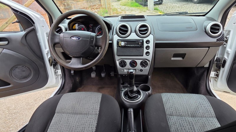 FIESTA 1.6 MPI SEDAN 8V FLEX 4P MANUAL - 2014 - CAXIAS DO SUL
