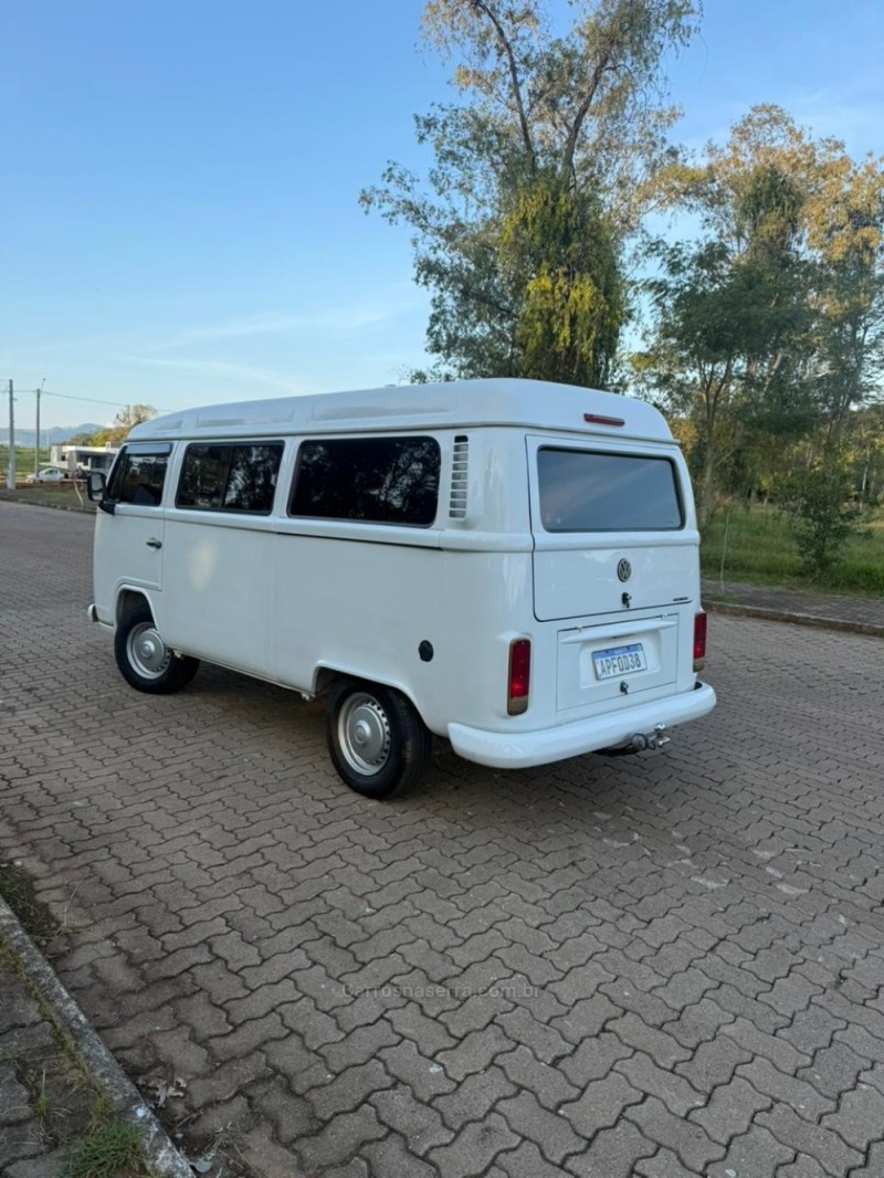 KOMBI 1.4 MI STD LOTAÇÃO 8V FLEX 3P MANUAL - 2010 - ARROIO DO MEIO