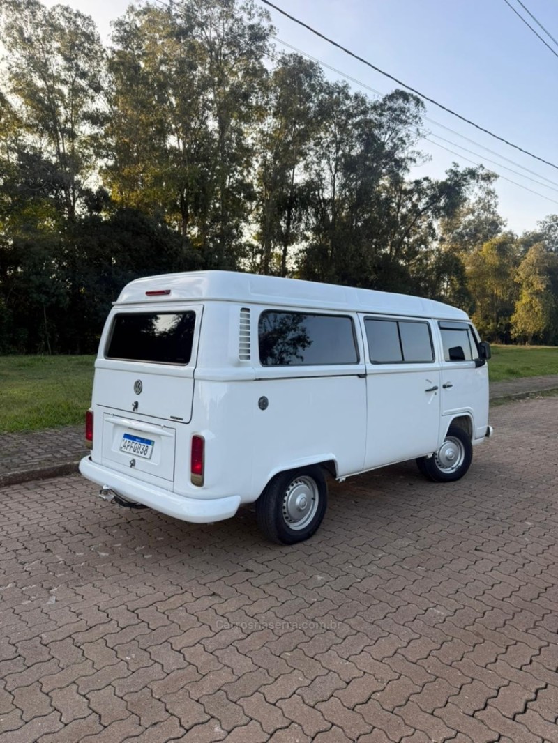 KOMBI 1.4 MI STD LOTAÇÃO 8V FLEX 3P MANUAL - 2010 - ARROIO DO MEIO