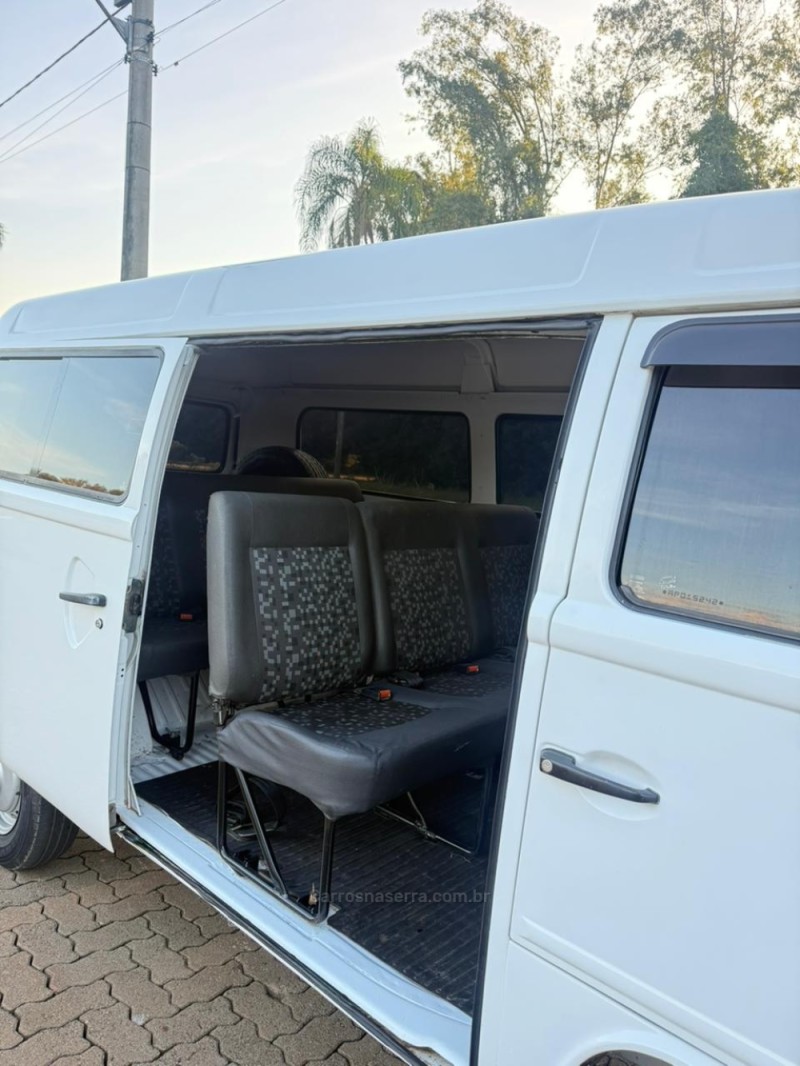 KOMBI 1.4 MI STD LOTAÇÃO 8V FLEX 3P MANUAL - 2010 - ARROIO DO MEIO