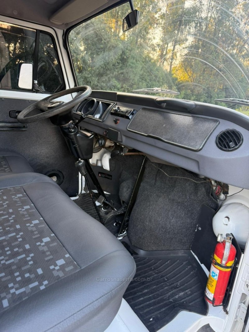 KOMBI 1.4 MI STD LOTAÇÃO 8V FLEX 3P MANUAL - 2010 - ARROIO DO MEIO