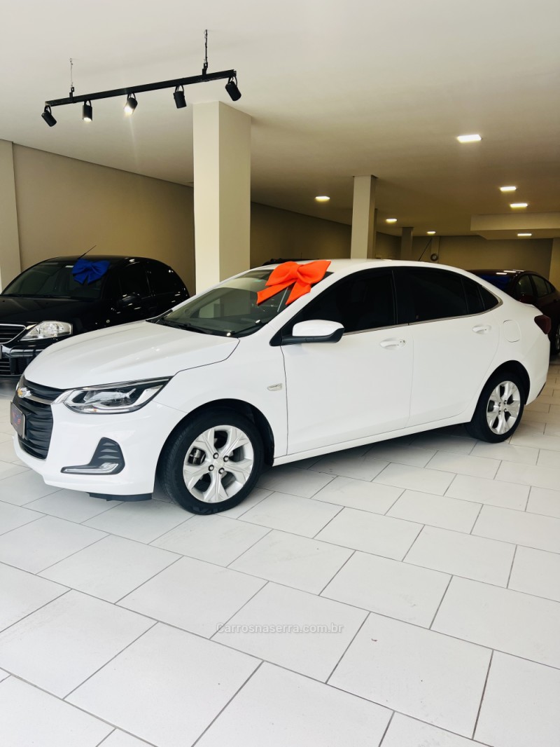 ONIX 1.0	PREMIER PLUS 12V TURBO FLEX 4P AUTOMÁTICO - 2020 - GARIBALDI