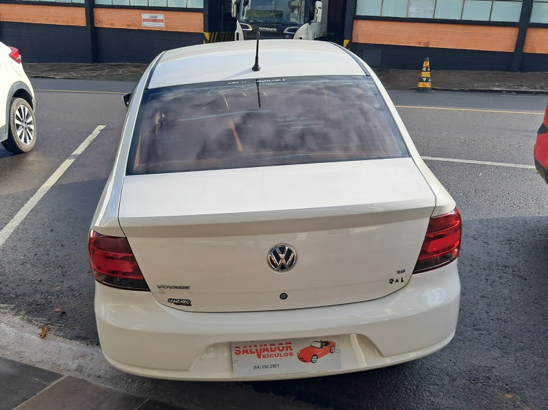 VOYAGE 1.6 MI TREND 8V FLEX 4P MANUAL - 2013 - FLORES DA CUNHA