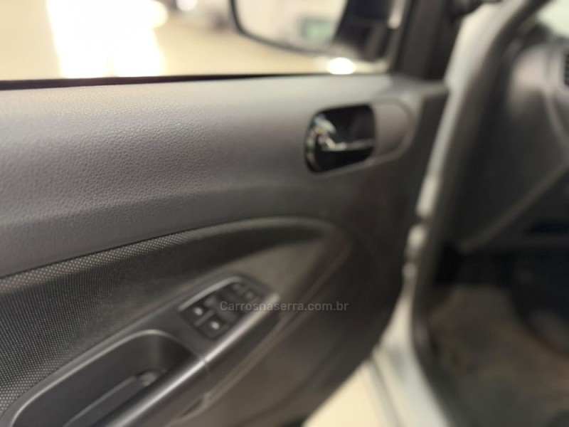 VOYAGE 1.6 MSI TOTALFLEX 8V 4P MANUAL - 2022 - VACARIA