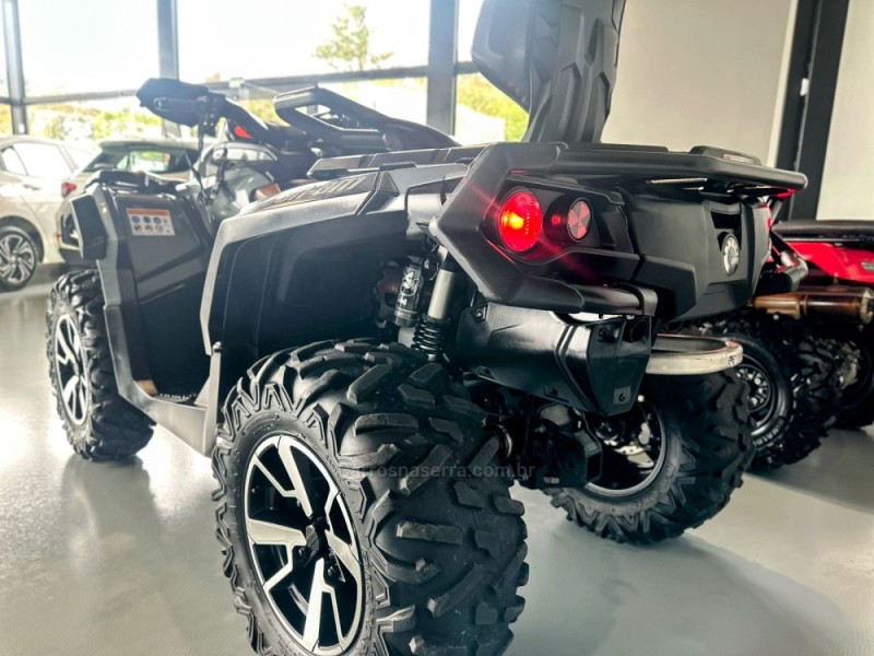 OUTLANDER 1000X MR - 2023 - TRêS COROAS