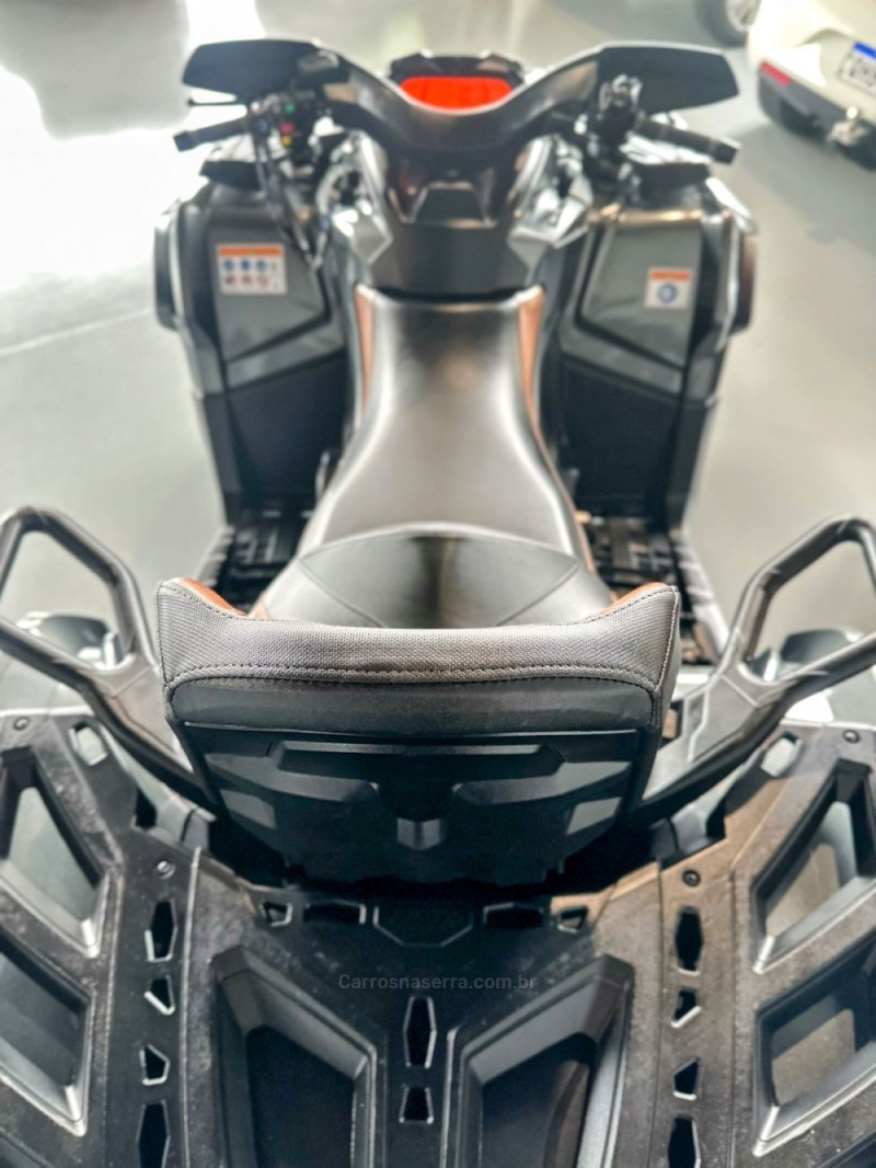 OUTLANDER 1000X MR - 2023 - TRêS COROAS