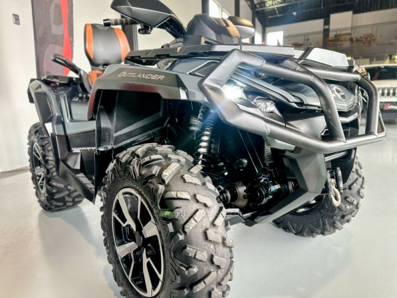 OUTLANDER 1000X MR - 2023 - TRêS COROAS