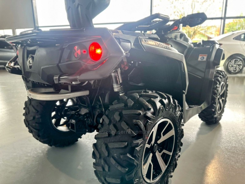 OUTLANDER 1000X MR - 2023 - TRêS COROAS