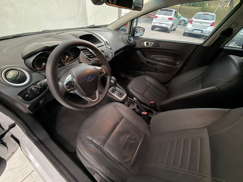 FIESTA 1.6 TITANIUM HATCH 16V FLEX 4P AUTOMÁTICO - 2015 - CAXIAS DO SUL