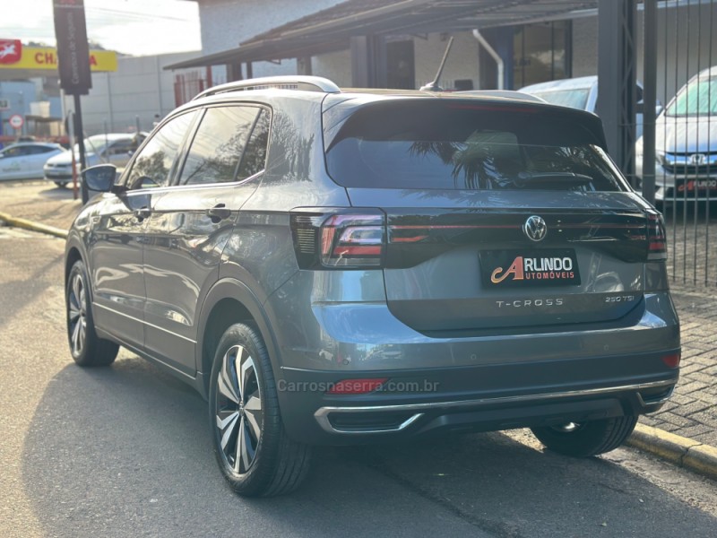 T-CROSS 1.4 HIGHLINE TSI 16V FLEX 4P AUTOMÁTICO - 2024 - PAROBé
