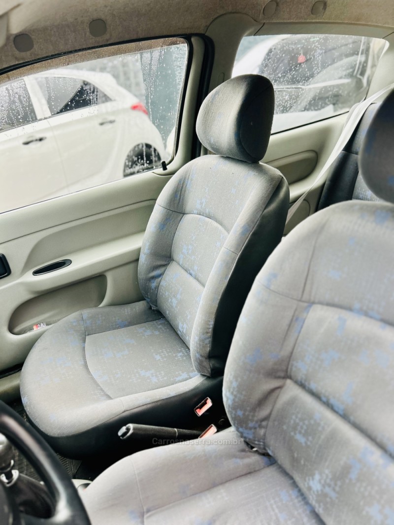 CLIO 1.0 AUTHENTIQUE 8V GASOLINA 2P MANUAL - 2005 - CAXIAS DO SUL