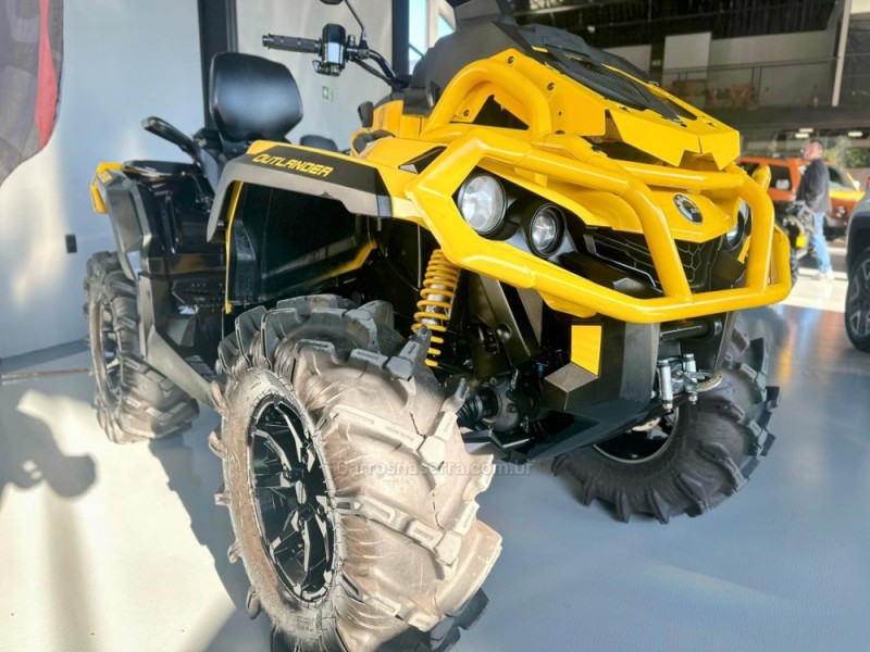 OUTLANDER 1000X MR - 2021 - TRêS COROAS