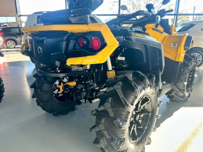 OUTLANDER 1000X MR - 2021 - TRêS COROAS