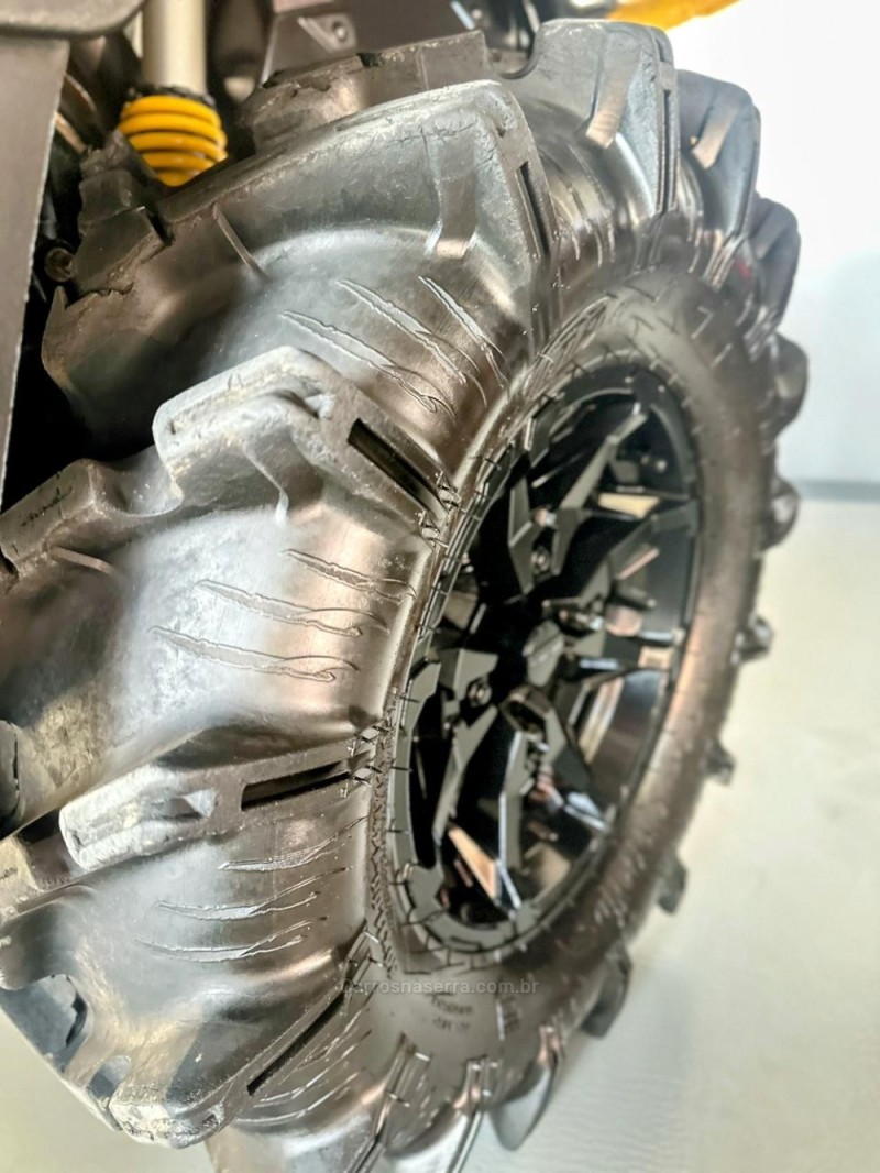 OUTLANDER 1000X MR - 2021 - TRêS COROAS
