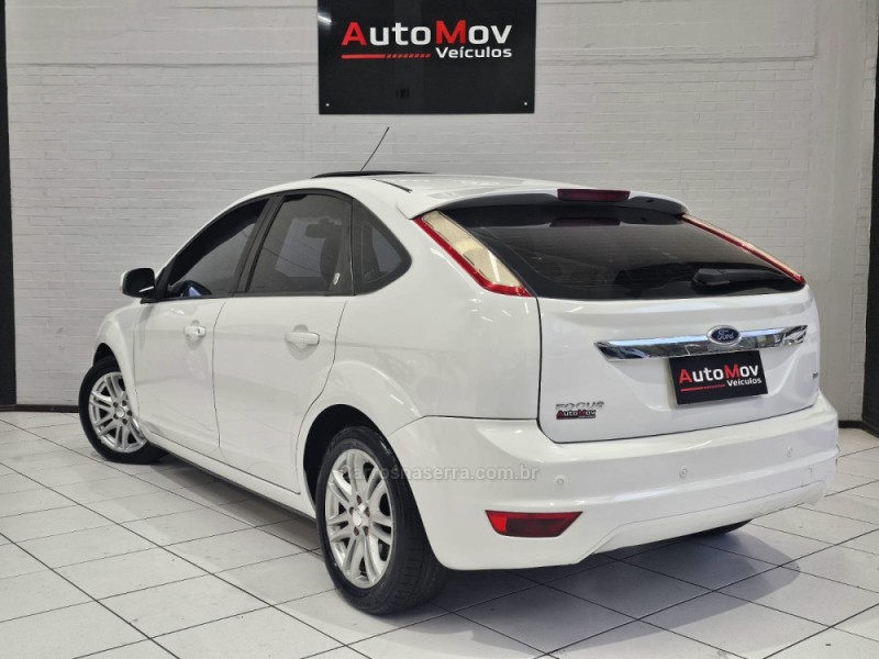 FOCUS 2.0 GHIA 16V GASOLINA 4P MANUAL - 2009 - CAXIAS DO SUL