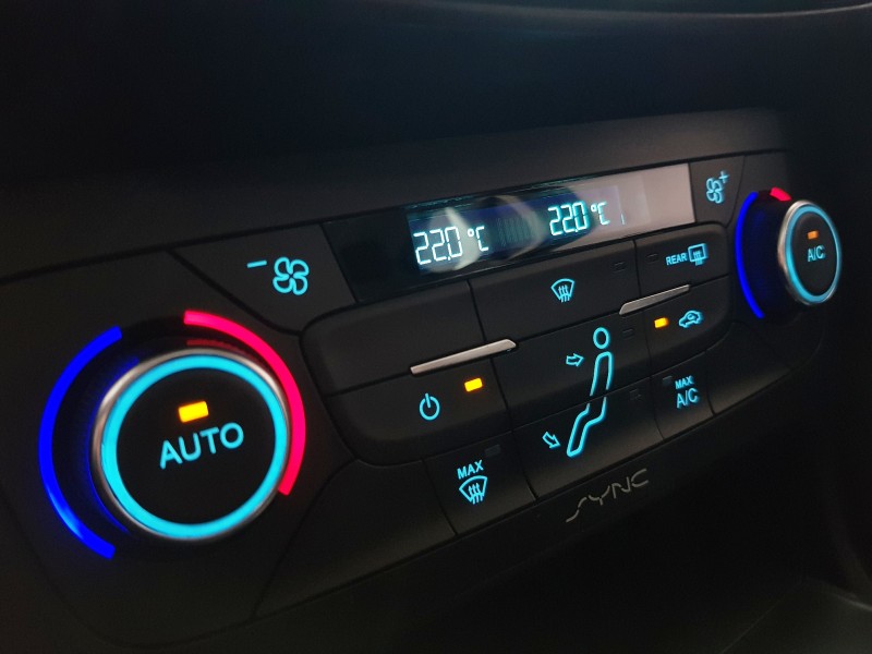 FOCUS 2.0 TITANIUM PLUS FASTBACK 16V FLEX 4P AUTOMÁTICO - 2017 - CAXIAS DO SUL