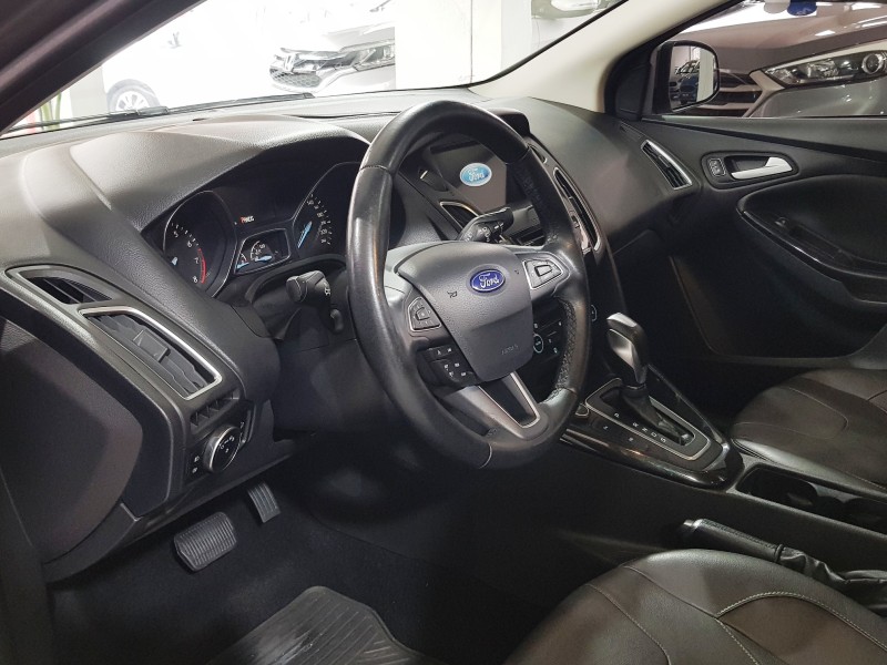 FOCUS 2.0 TITANIUM PLUS FASTBACK 16V FLEX 4P AUTOMÁTICO - 2017 - CAXIAS DO SUL
