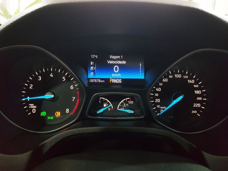 FOCUS 2.0 TITANIUM PLUS FASTBACK 16V FLEX 4P AUTOMÁTICO - 2017 - CAXIAS DO SUL