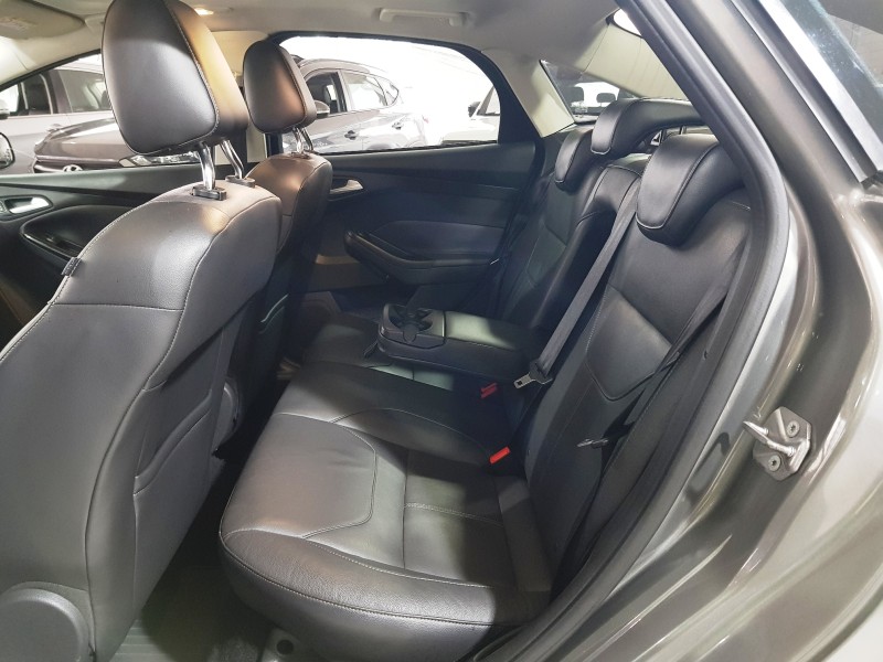 FOCUS 2.0 TITANIUM PLUS FASTBACK 16V FLEX 4P AUTOMÁTICO - 2017 - CAXIAS DO SUL