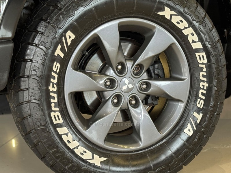 PAJERO DAKAR 3.2 4X4 16V TURBO INTERCOOLER DIESEL 4P AUTOMÁTICO - 2013 - DOIS IRMãOS