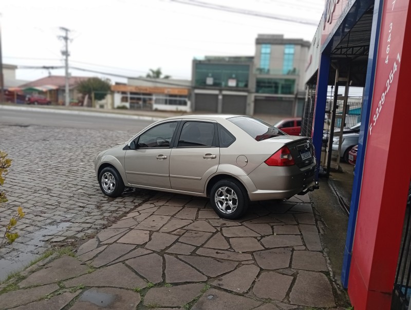 FIESTA 1.6 ROCAM SEDAN 8V FLEX 4P MANUAL - 2007 - CAXIAS DO SUL
