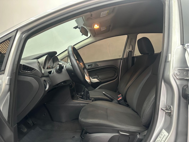 FIESTA 1.6 SE HATCH 16V FLEX 4P MANUAL - 2012 - CAXIAS DO SUL