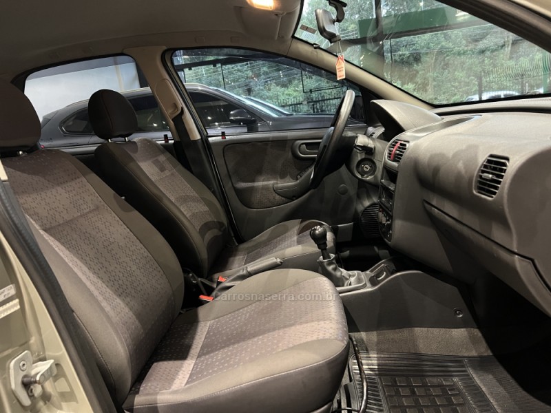 CORSA 1.4 MPFI MAXX SEDAN 8V FLEX 4P MANUAL - 2009 - CAXIAS DO SUL