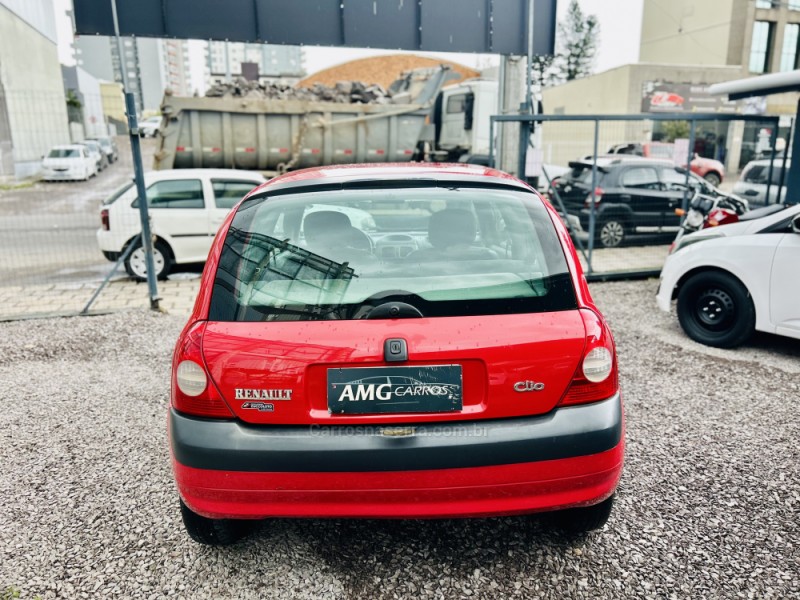CLIO 1.0 AUTHENTIQUE 8V GASOLINA 2P MANUAL - 2005 - CAXIAS DO SUL