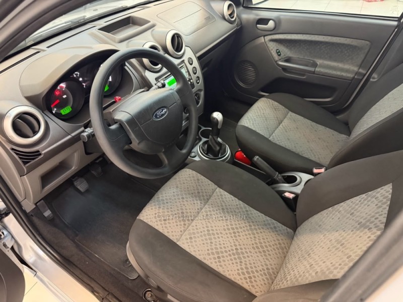 FIESTA 1.6 ROCAM SE PLUS 8V FLEX 4P MANUAL - 2014 - BOM RETIRO DO SUL