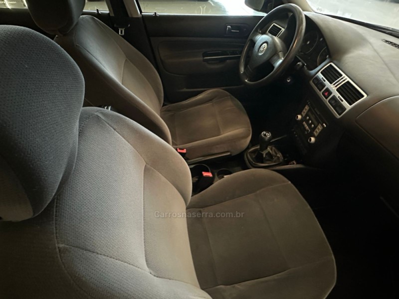 BORA 2.0 MI 8V FLEX 4P MANUAL - 2009 - SAPIRANGA
