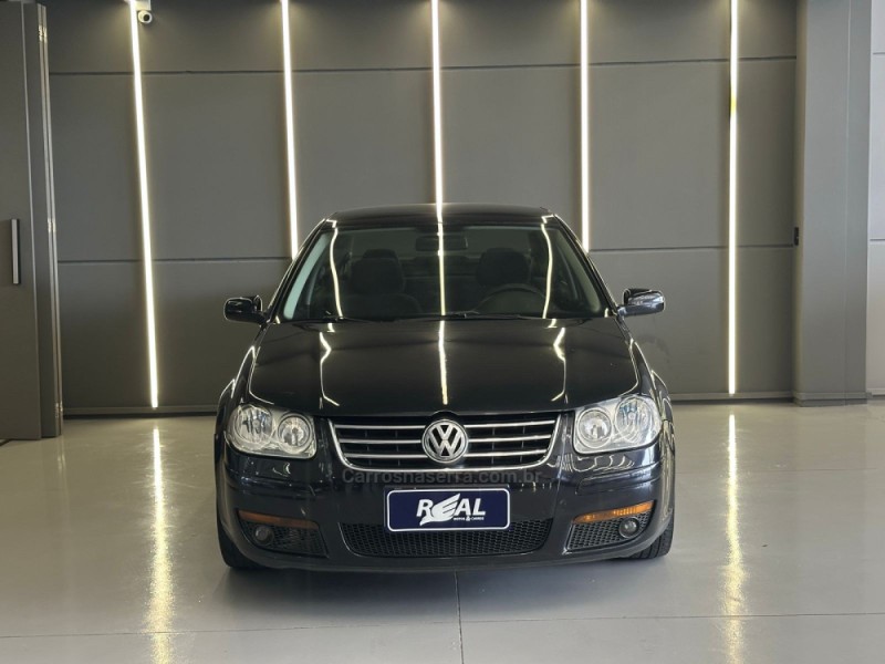 BORA 2.0 MI 8V FLEX 4P MANUAL - 2009 - SAPIRANGA