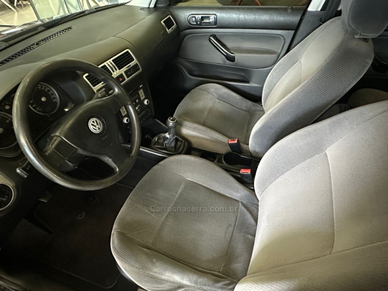 BORA 2.0 MI 8V FLEX 4P MANUAL - 2009 - SAPIRANGA
