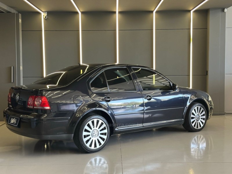 BORA 2.0 MI 8V FLEX 4P MANUAL - 2009 - SAPIRANGA
