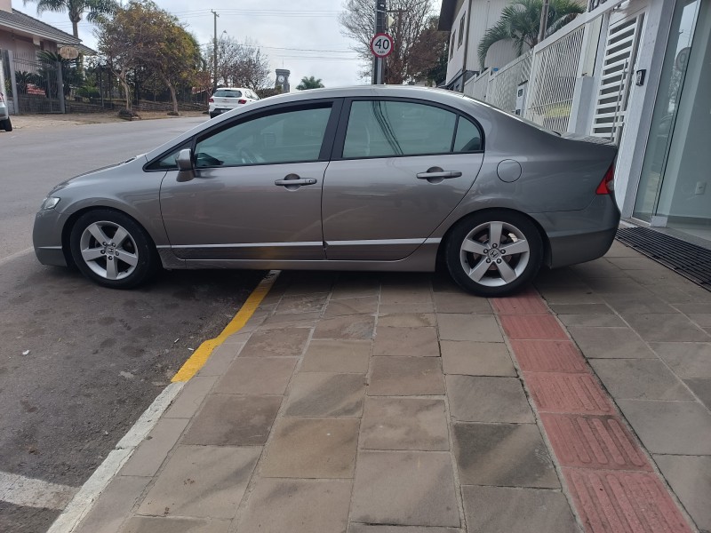 CIVIC 1.8 LXS 16V FLEX 4P MANUAL - 2010 - FLORES DA CUNHA