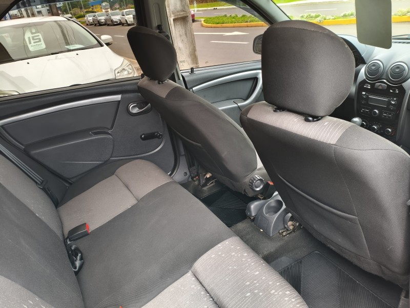 LOGAN 1.0 EXPRESSION 16V FLEX 4P MANUAL - 2013 - BOM PRINCíPIO