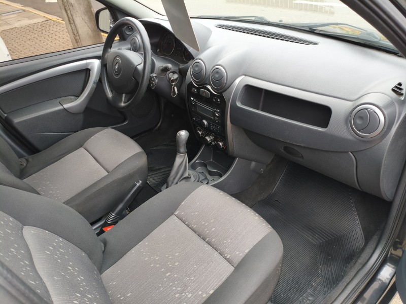 LOGAN 1.0 EXPRESSION 16V FLEX 4P MANUAL - 2013 - BOM PRINCíPIO
