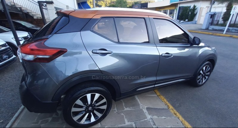 KICKS 1.6 SL 16V FLEXSTAR 4P AUTOMÁTICO - 2017 - PICADA CAFé