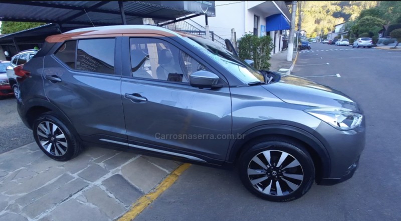 KICKS 1.6 SL 16V FLEXSTAR 4P AUTOMÁTICO - 2017 - PICADA CAFé
